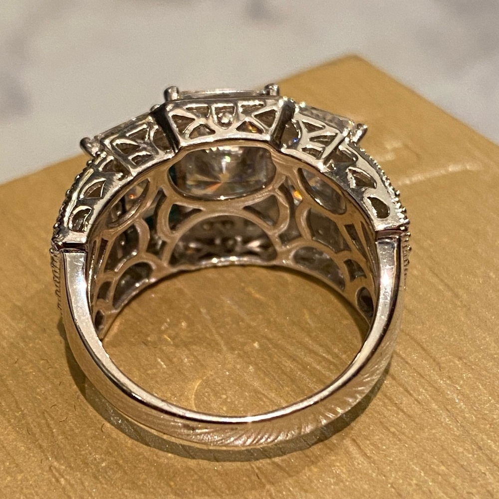 JTV RADIANT CUT RING - Picture 5 of 7